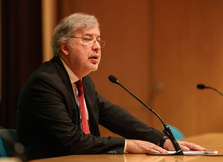 Reitoria da UMinho reúne hoje com investigadores