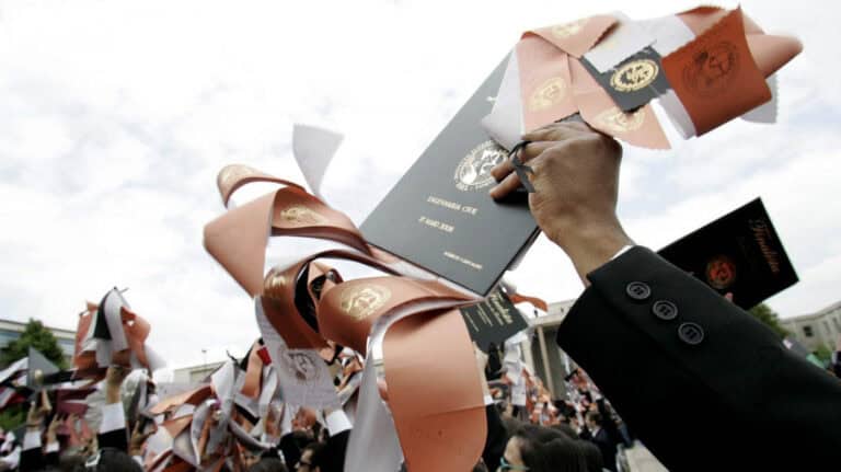 Reembolso das propinas já começou a ser pago