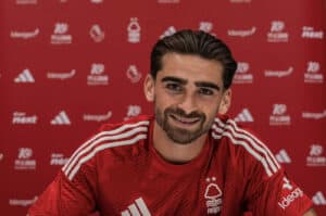 Nottingham Forest oficializa contratação de Jota Silva