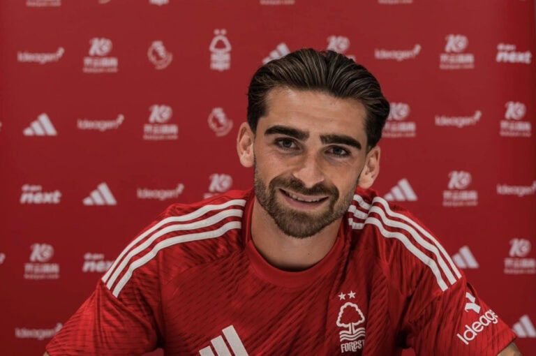 Nottingham Forest oficializa contratação de Jota Silva