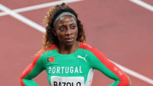 Atletismo. Lorène Bazolo de fora das meias-finais dos 100 metros