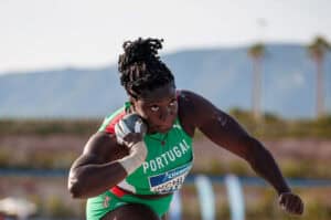 Paris2024. Jéssica Inchude garante lugar na final de lançamento de peso