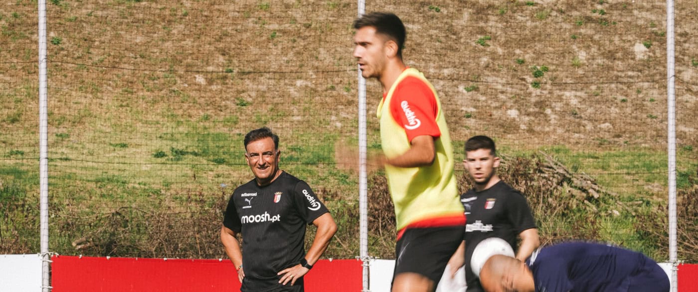 "Dois minutos e meio e ficou tudo resolvido". O convite de Salvador a Carvalhal