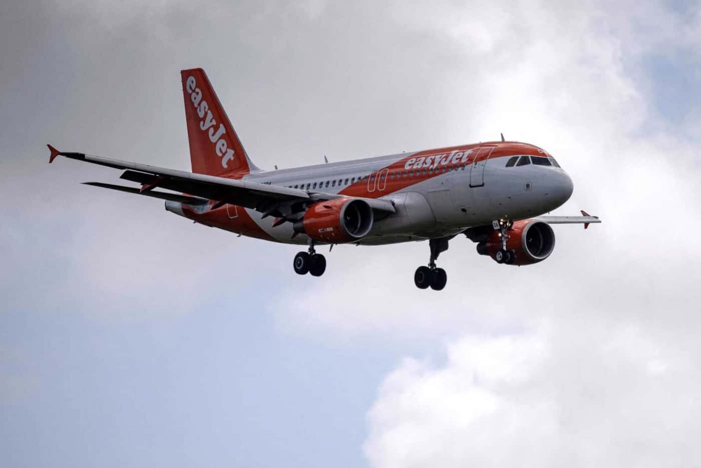 Sindicato aponta adesão de quase 100% na greve da easyJet, empresa fala em 58%