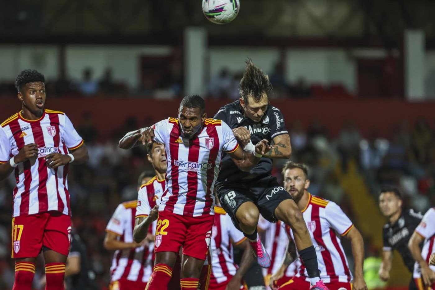 AVS conquista primeiro triunfo e impõe primeira derrota ao Vitória SC