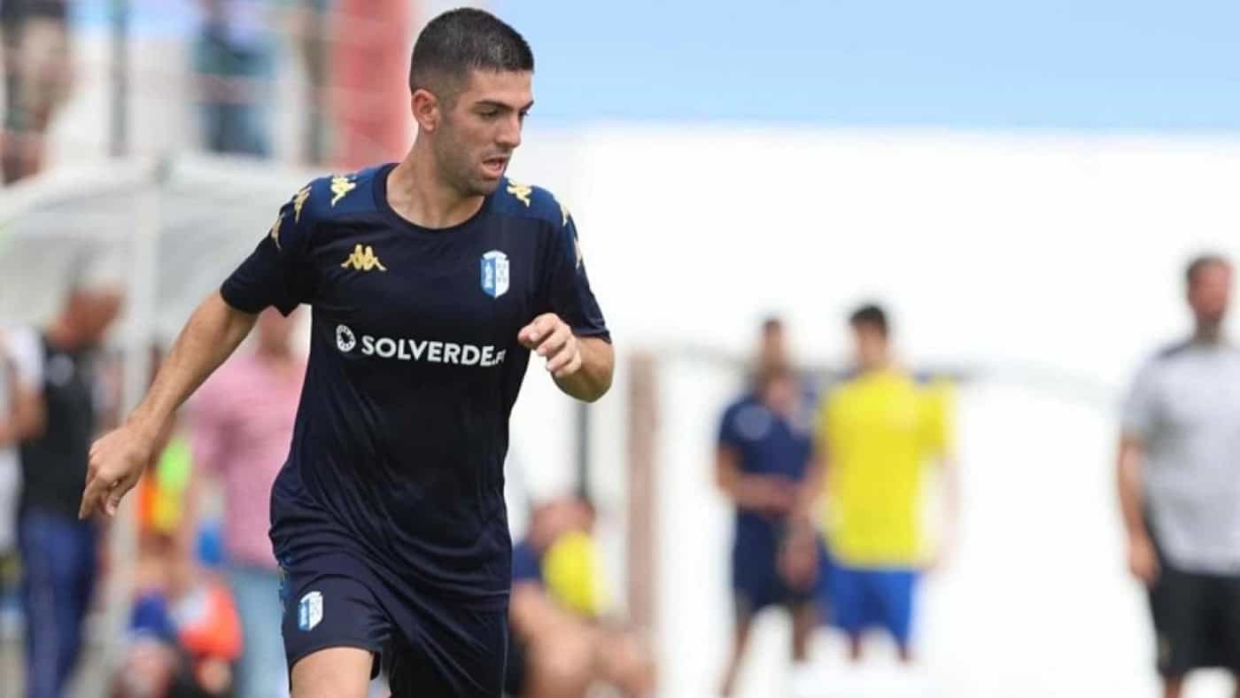 Avançado Iker Unzueta rescindiu com o Vizela