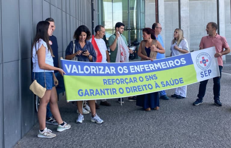 Enfermeiros em greve. Especialistas dizem ser prejudicados em 250 euros por mês