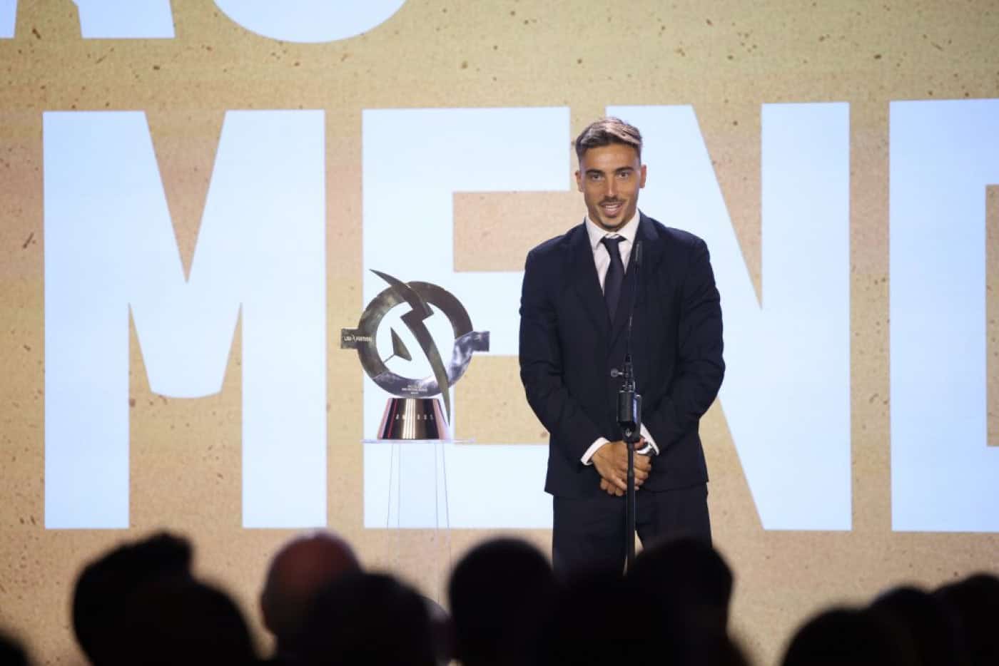 Liga Portugal distinguiu João Mendes com o Golo do Ano 2023/24