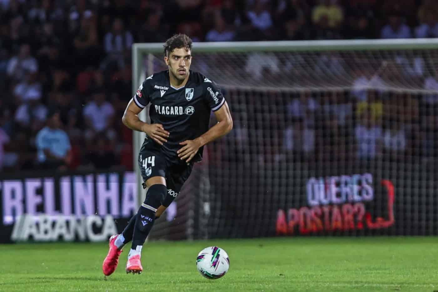 Jorge Fernandes desfalca Vitória SC por "três ou quatro meses"