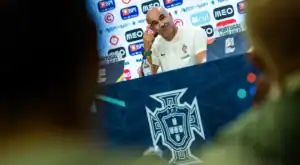 Martínez anuncia mudanças frente à Escócia e admite estreia de Quenda&nbsp;