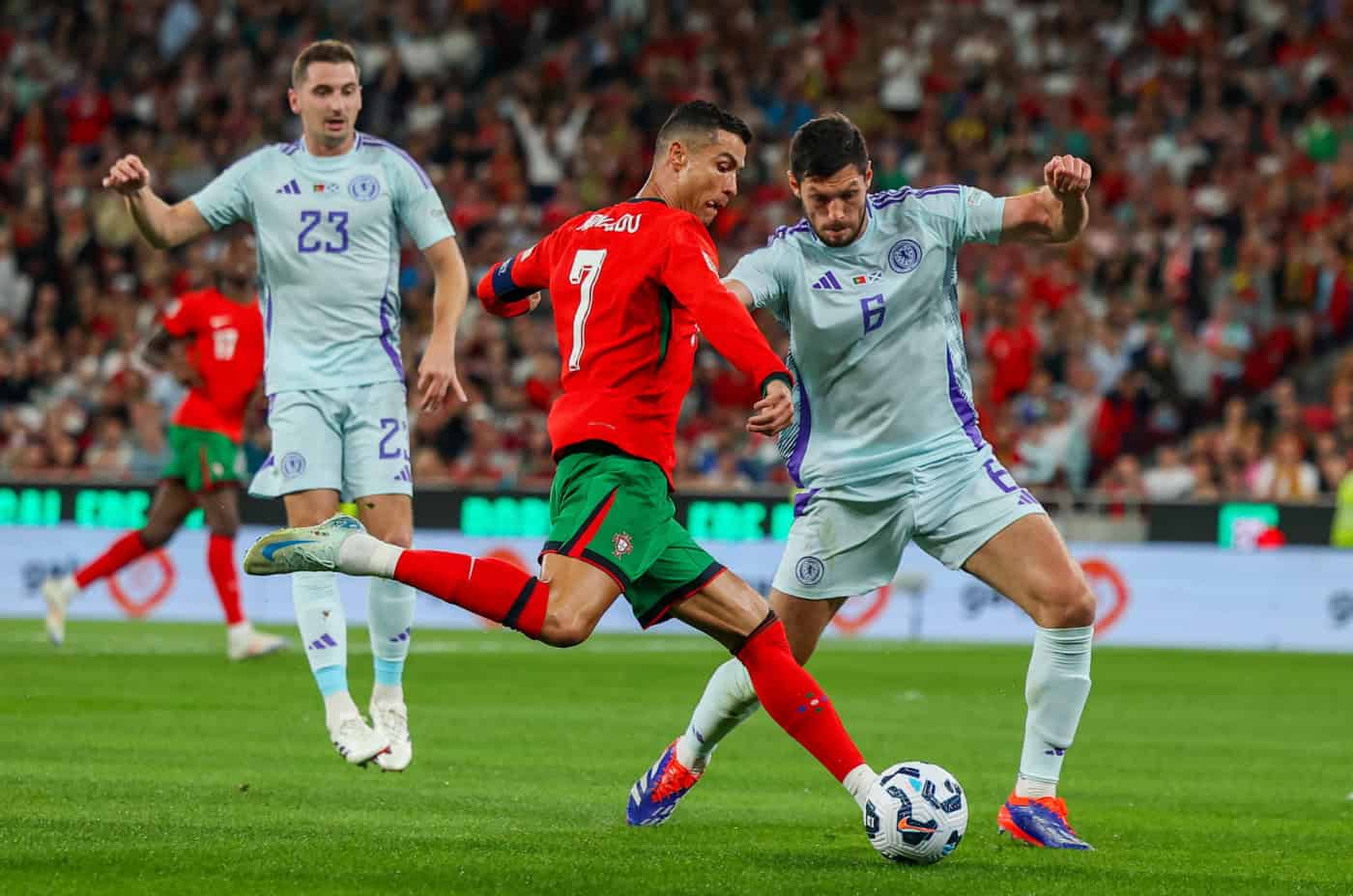 Portugal vence Escócia após reviravolta e isola-se na liderança do Grupo A1 da Liga das Nações&nbsp;