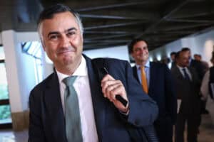 Ministro escreve aos professores com promessa de valorização da carreira&nbsp;