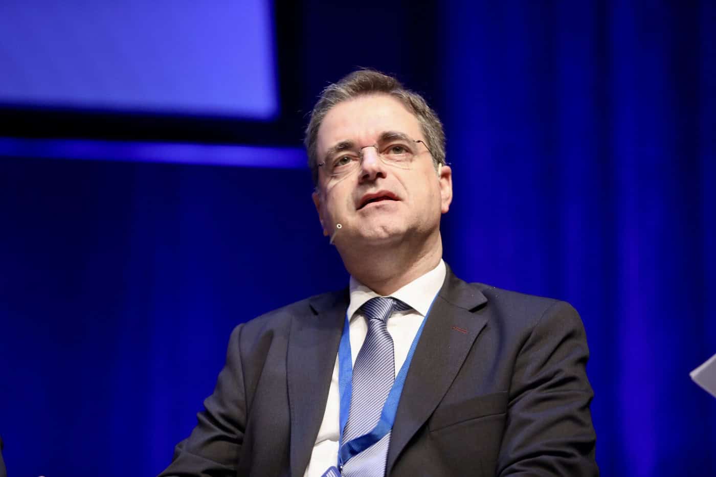 Confiança. “Há quem queira ganhar na secretaria o que não ganha nos concursos”