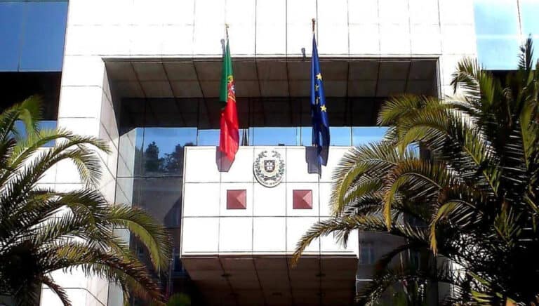 Governo abre 100 vagas para estágios profissionais em embaixadas e representação permanente