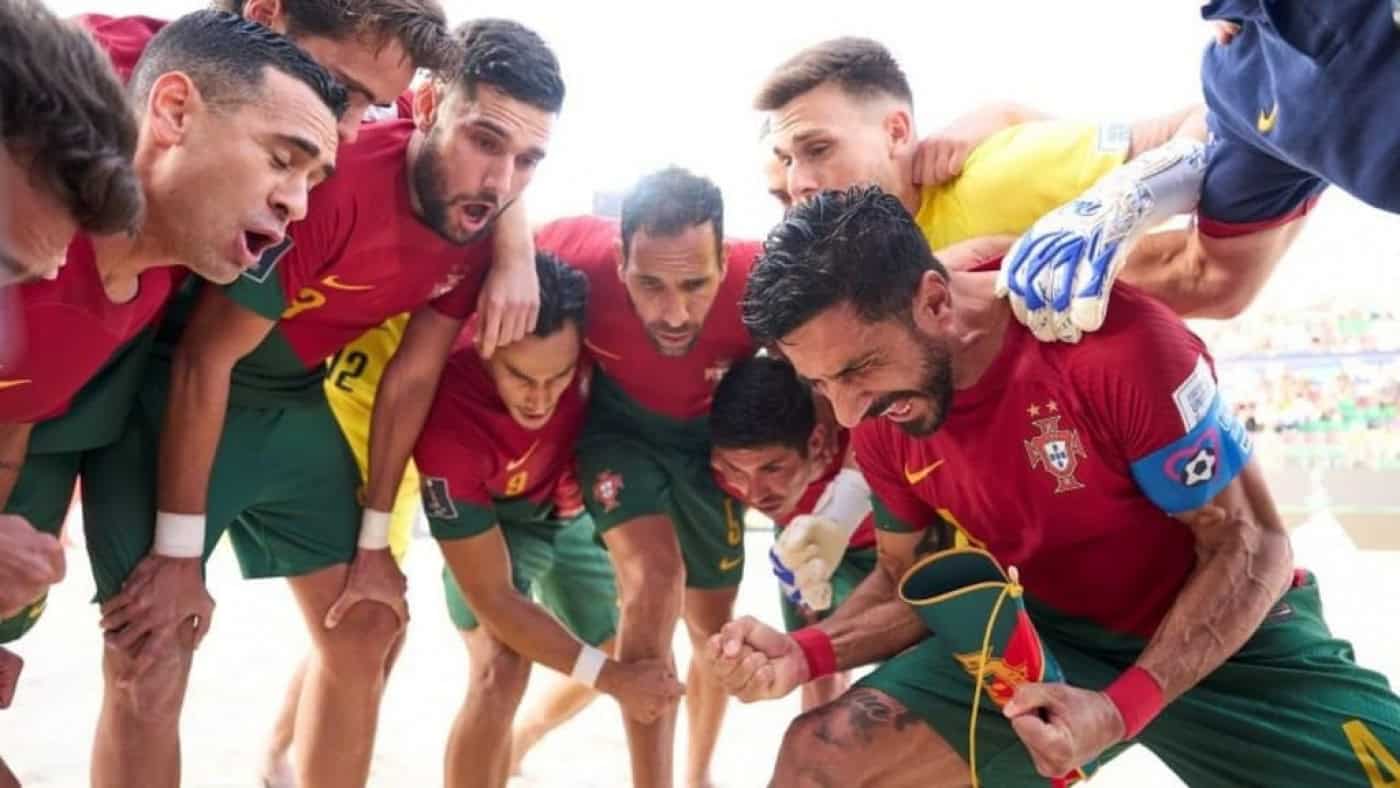 Portugal está nas meias-finais da Superliga europeia de futebol de praia