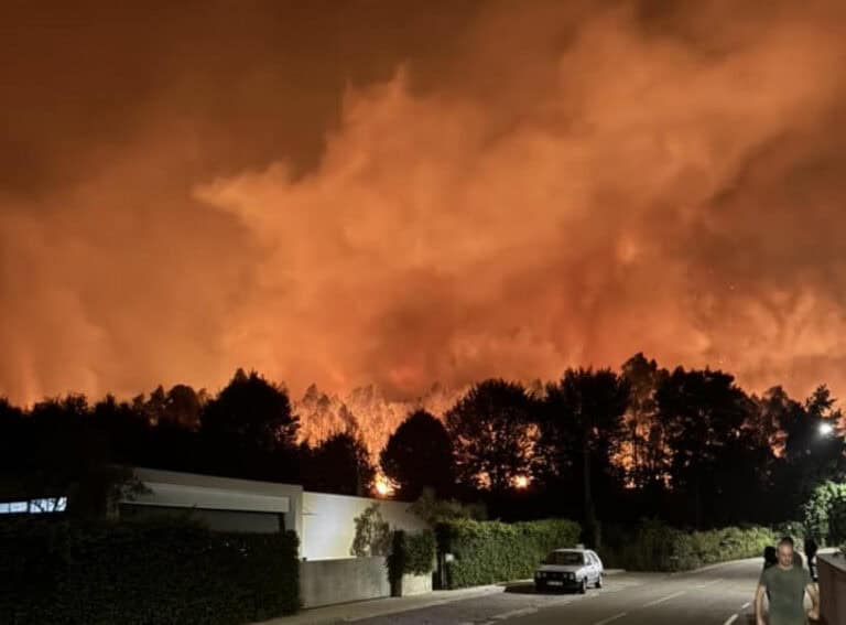 Três fogos ativos em Guimarães