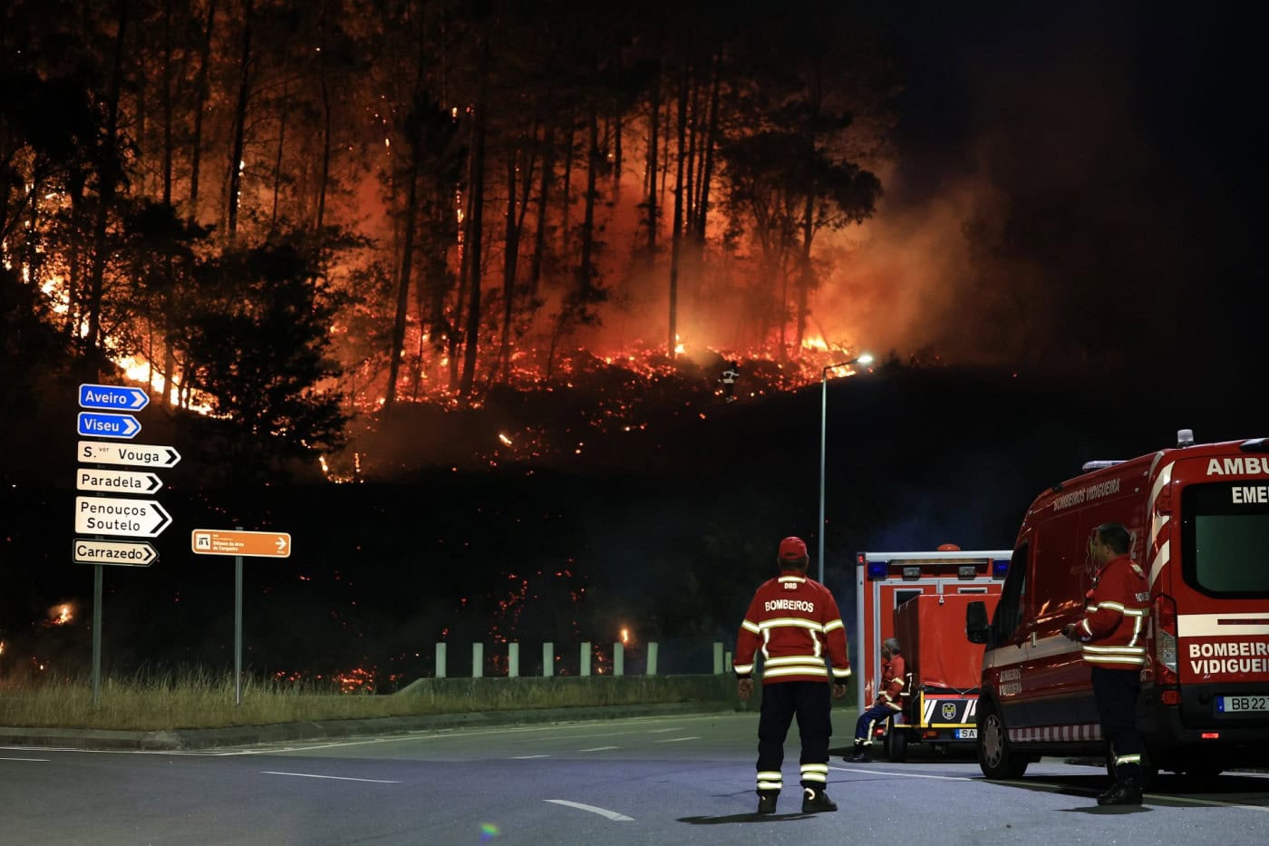 Incêndios: Distritos de Aveiro e Viseu com duas estradas nacionais cortadas