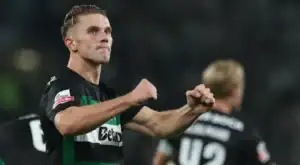 Sporting soma mais três com vitória diante do AVS