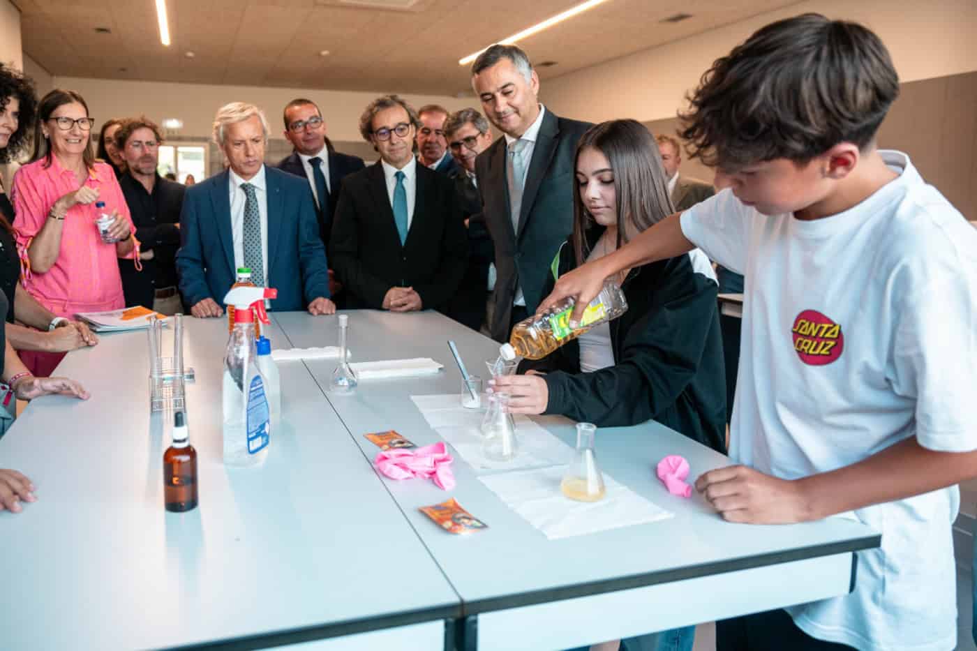 Ministro reconhece "fragilidades do país" na requalificação de escolas