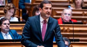 Hugo Soares&nbsp;pede “recato” aos deputados até reunião entre PM e Pedro Nuno