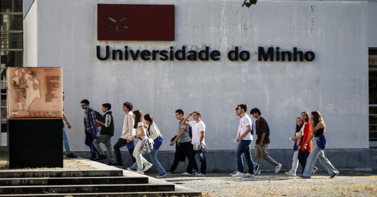 Universitários já podem solicitar cheques-psicologia ou nutrição