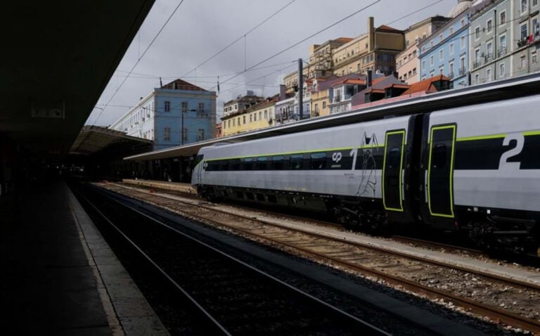 Passe ferroviário de 20 euros entra em vigor a 21 de outubro&nbsp;