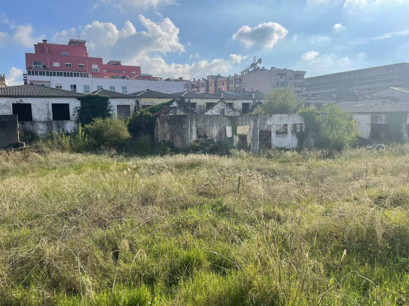 Junta S. Victor. Ocupação da Fábrica Confiança é uma realidade e um perigo para a saúde pública