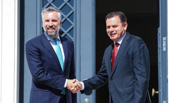 Orçamento do Estado de 2025 é entregue esta quinta-feira