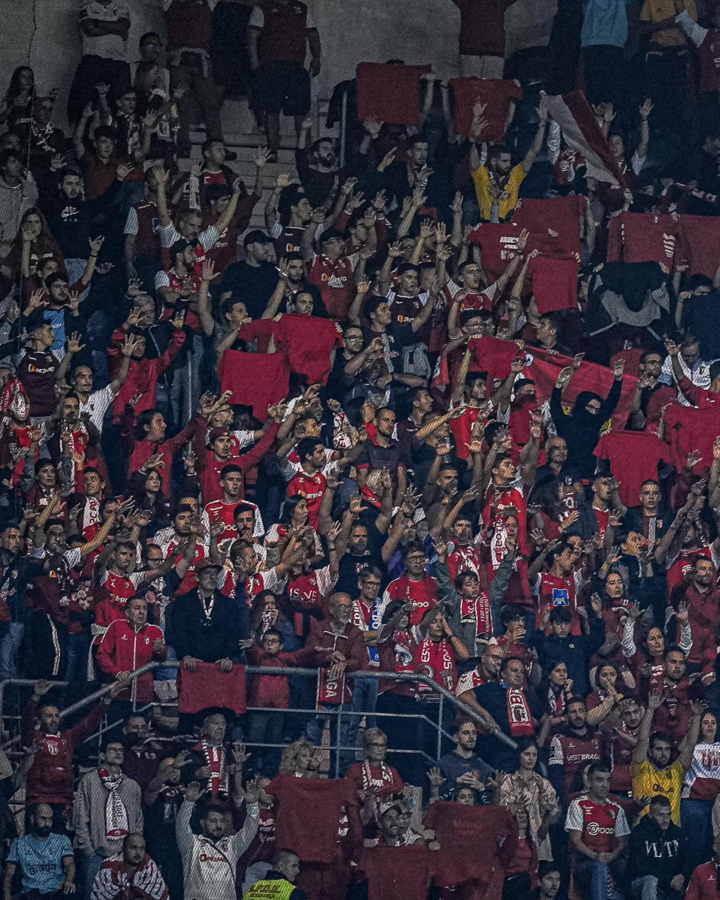 Mil adeptos do SCB presentes esta noite no Dragão