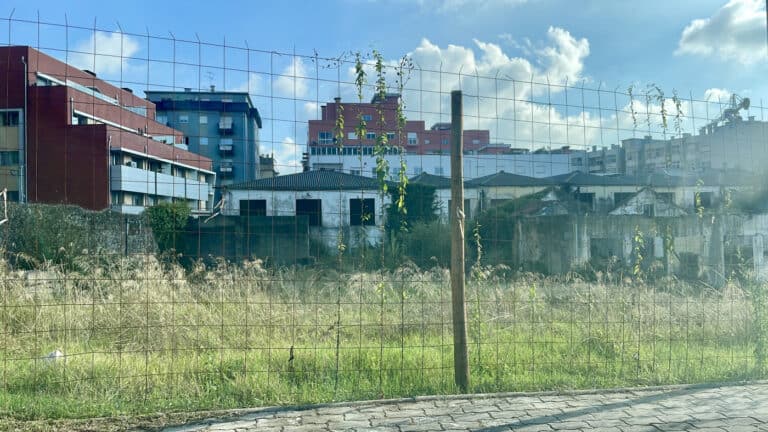 CMB "está permanentemente" a vedar acessos à Confiança