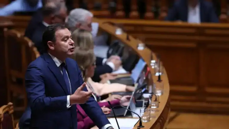 Proposta do Governo de OE2025 fechada sem entendimento com PS no IRC&nbsp;