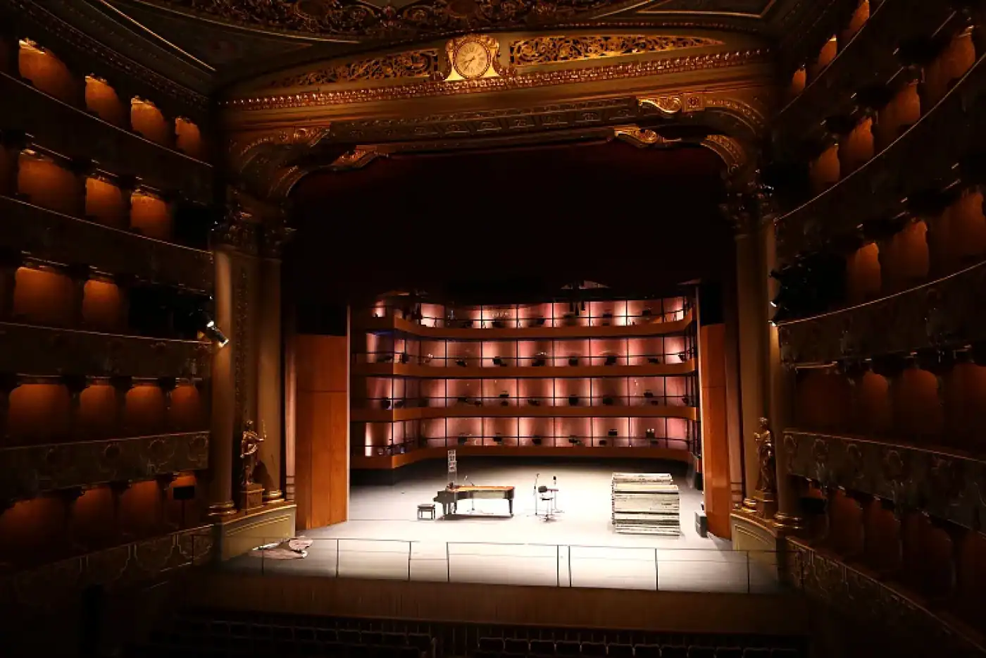 Bilhetes dos teatros nacionais a metade do preço para jovens até aos 25 anos