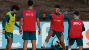 Portugal faz último treino na Cidade do Futebol e viaja até Varsóvia&nbsp;