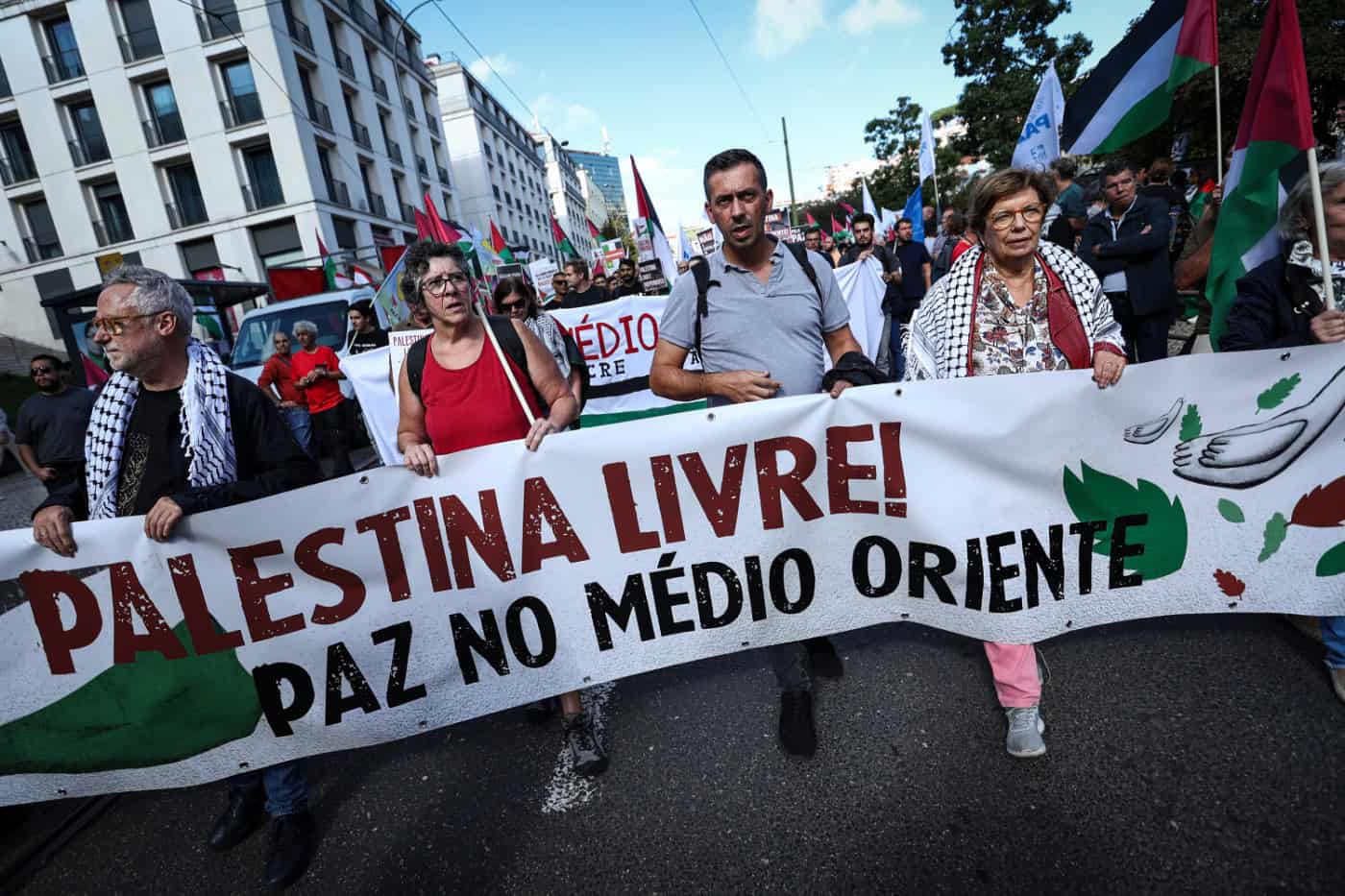 Milhares manifestam-se em Lisboa para exigir paz no Médio Oriente&nbsp;