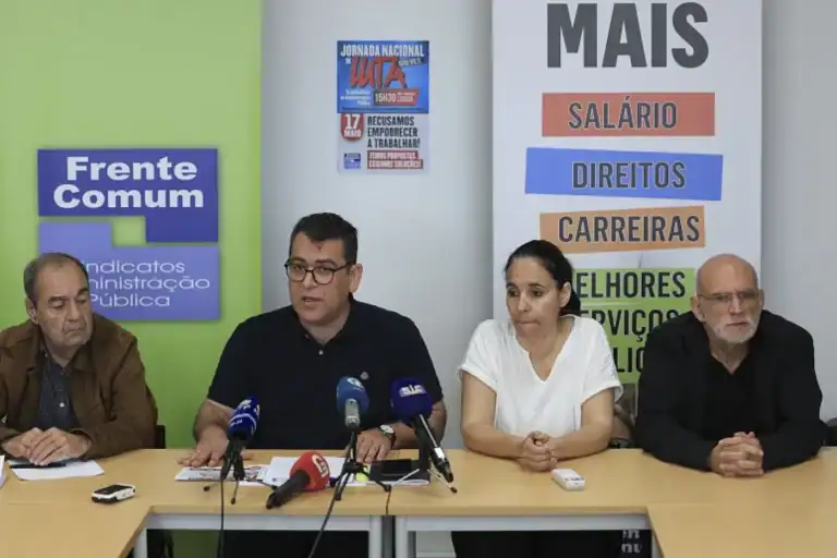 Governo sobe proposta para salário mínimo da função pública para 875 euros em 2025&nbsp;