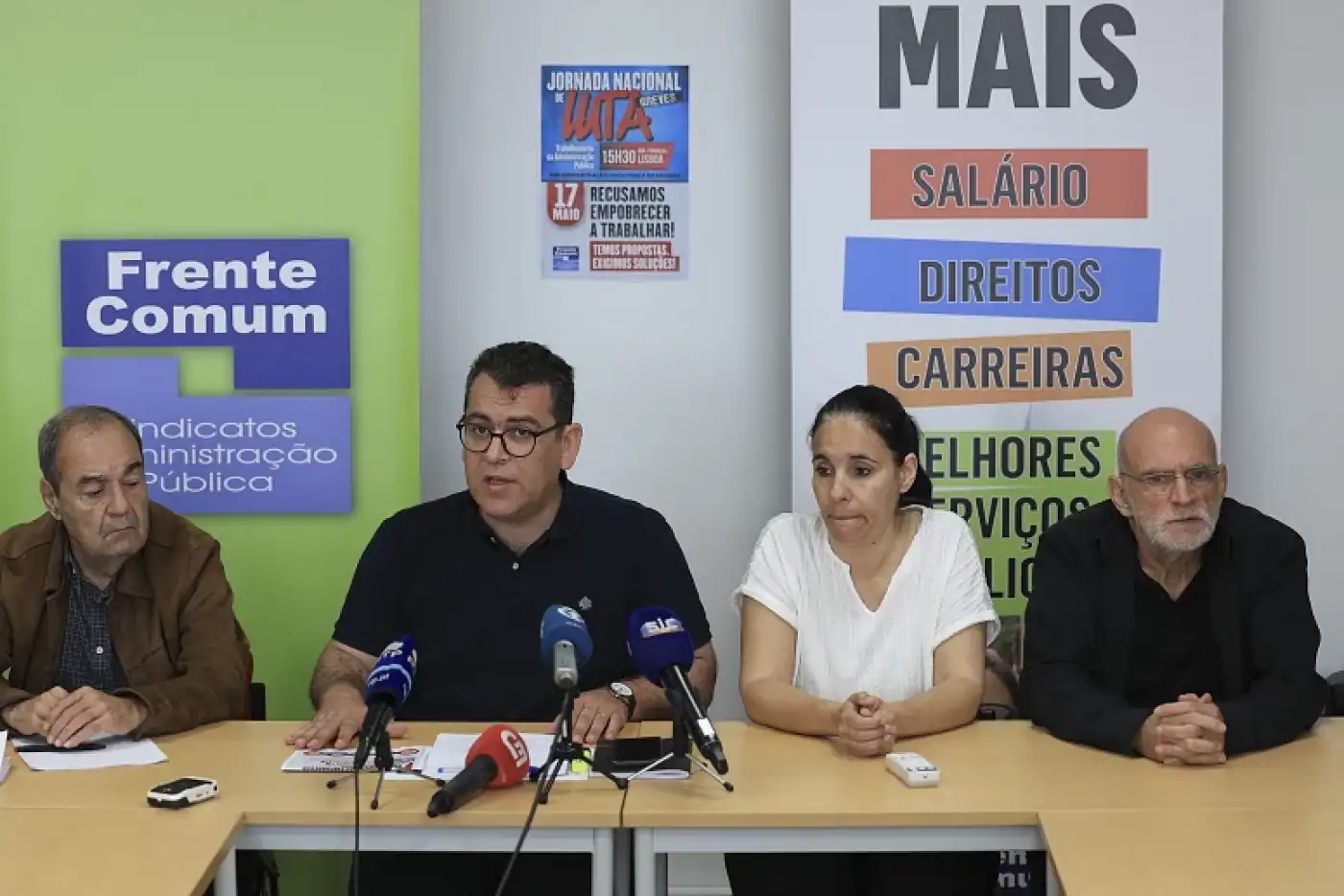 Governo sobe proposta para salário mínimo da função pública para 875 euros em 2025