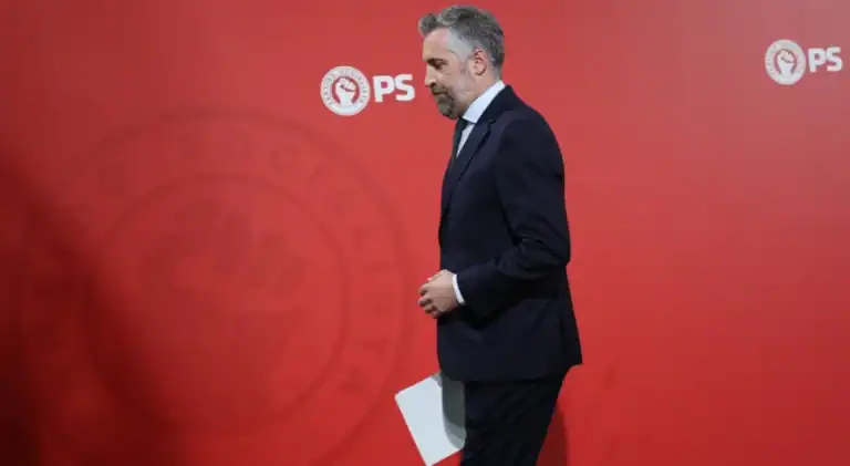 Líder do PS propõe viabilização do orçamento na generalidade através da abstenção&nbsp;