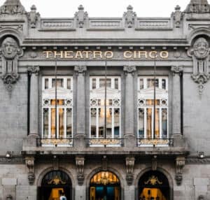 Ministra da Cultura sugere passagem do Theatro Circo a teatro nacional