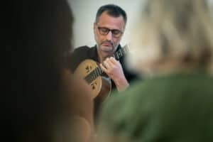 Rui Fernandes apresenta em Famalicão concerto protagonizado por viola amarantina