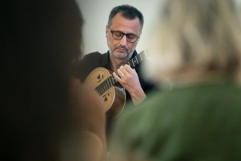 Rui Fernandes apresenta em Famalicão concerto protagonizado por viola amarantina