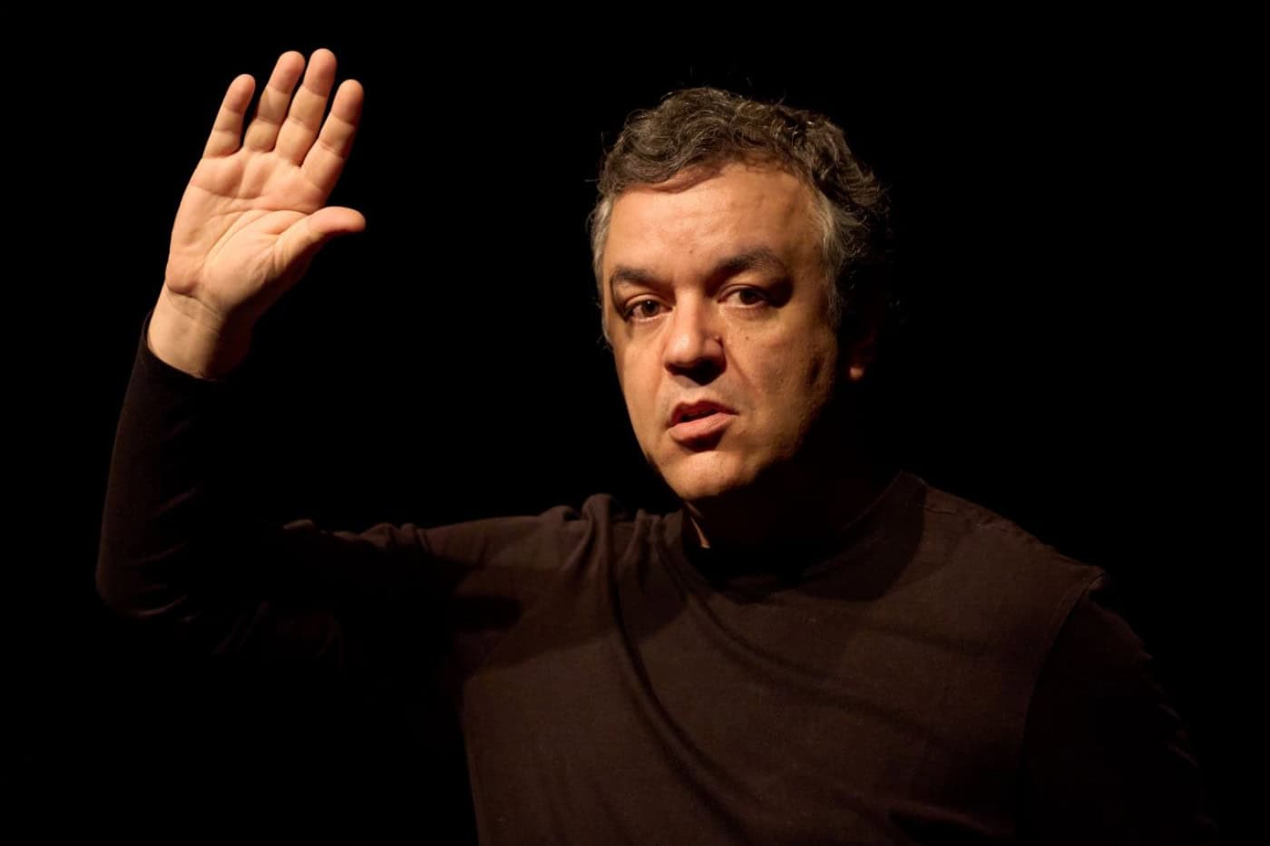 Protagonistas anónimos da ditadura ganham destaque em monólogo no Theatro Circo