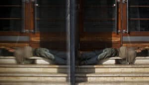 Número de pessoas sem-abrigo aumentou 23% em 2023&nbsp;