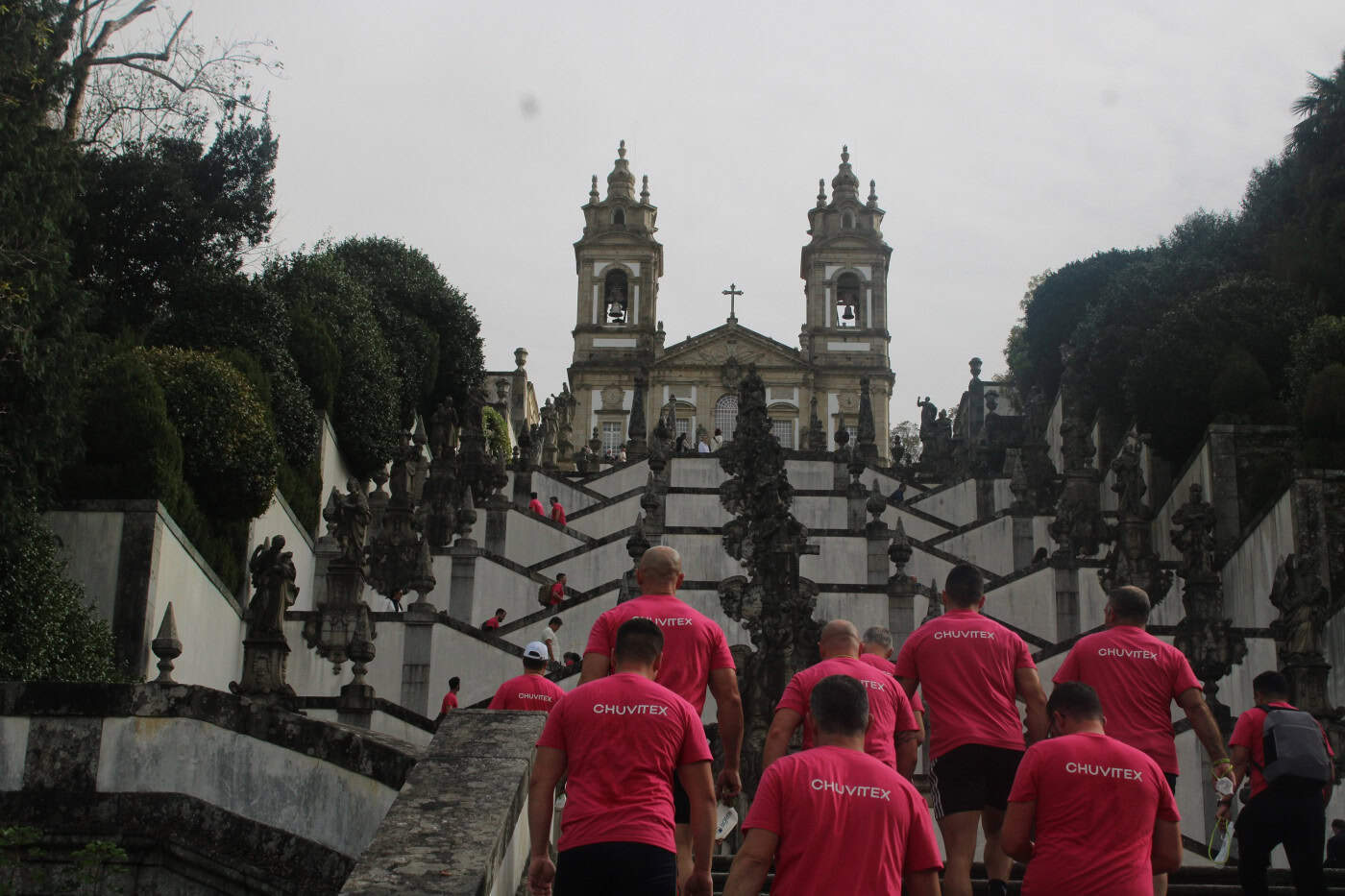 "Prevenção é a palavra-chave". Mais de 200 pessoas em caminhada solidária pelo Cancro da Mama