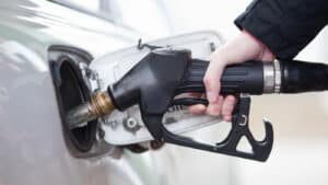 Preços dos combustíveis descem esta semana