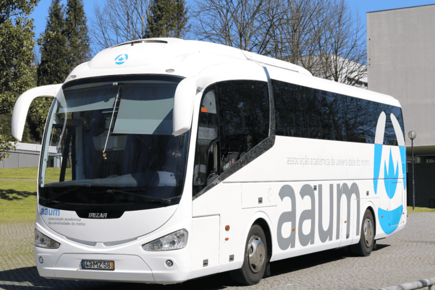 AAUMinho pondera terminar com serviço de transporte