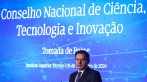 Primeiro-ministro quer ciência “de mãos dadas” com economia e empresas