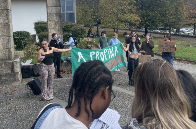 Grupo de estudantes reclama condições justas para todos e promete luta na UMinho