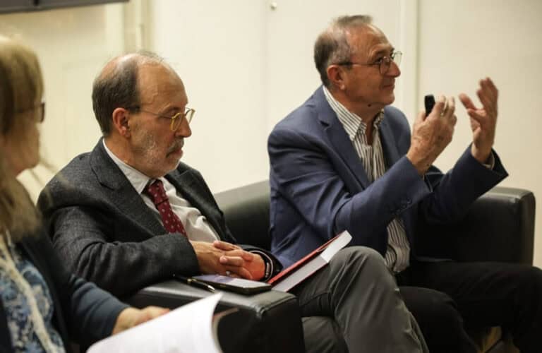 UMinho Editora lança livro de memórias e reflexões dos 50 anos do 25 de abril