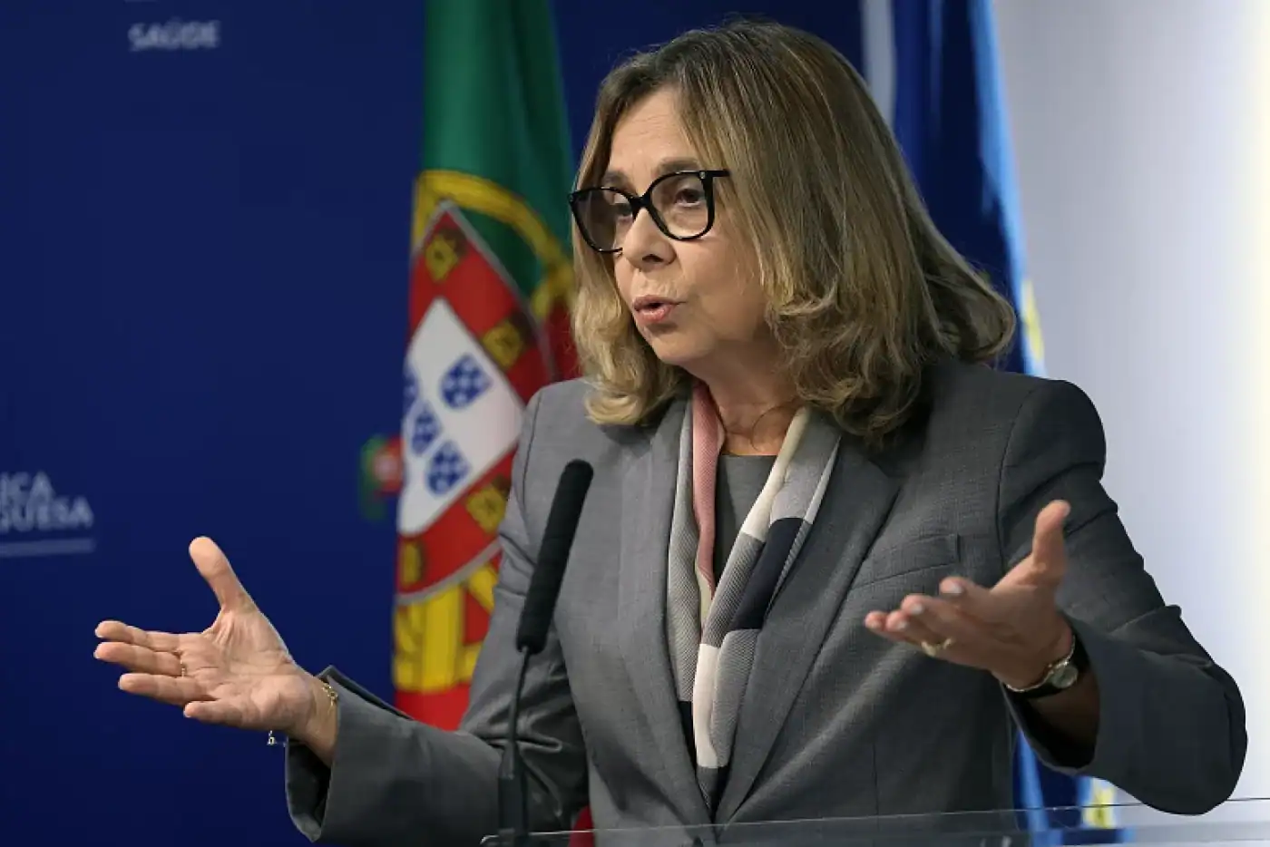 Ministra da Saúde visita hoje INEM e deverá ser confrontada no parlamento&nbsp;