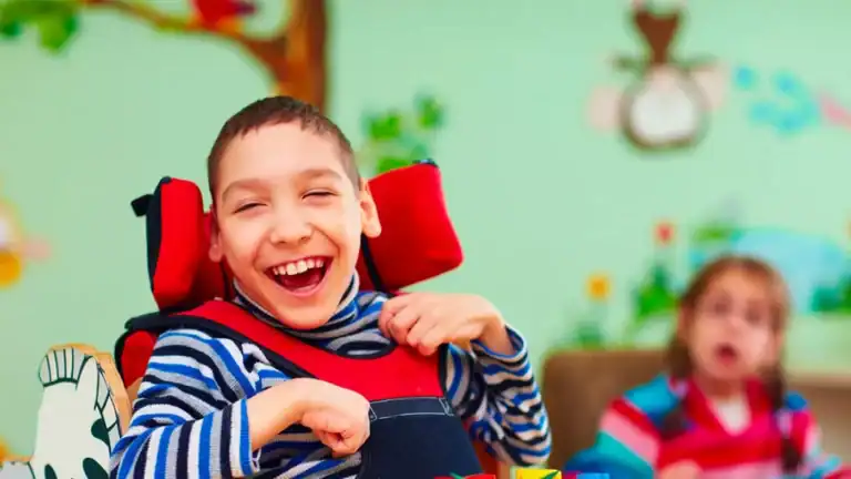 Pais de crianças com deficiência concentram-se hoje em várias cidades para defender inclusão&nbsp;